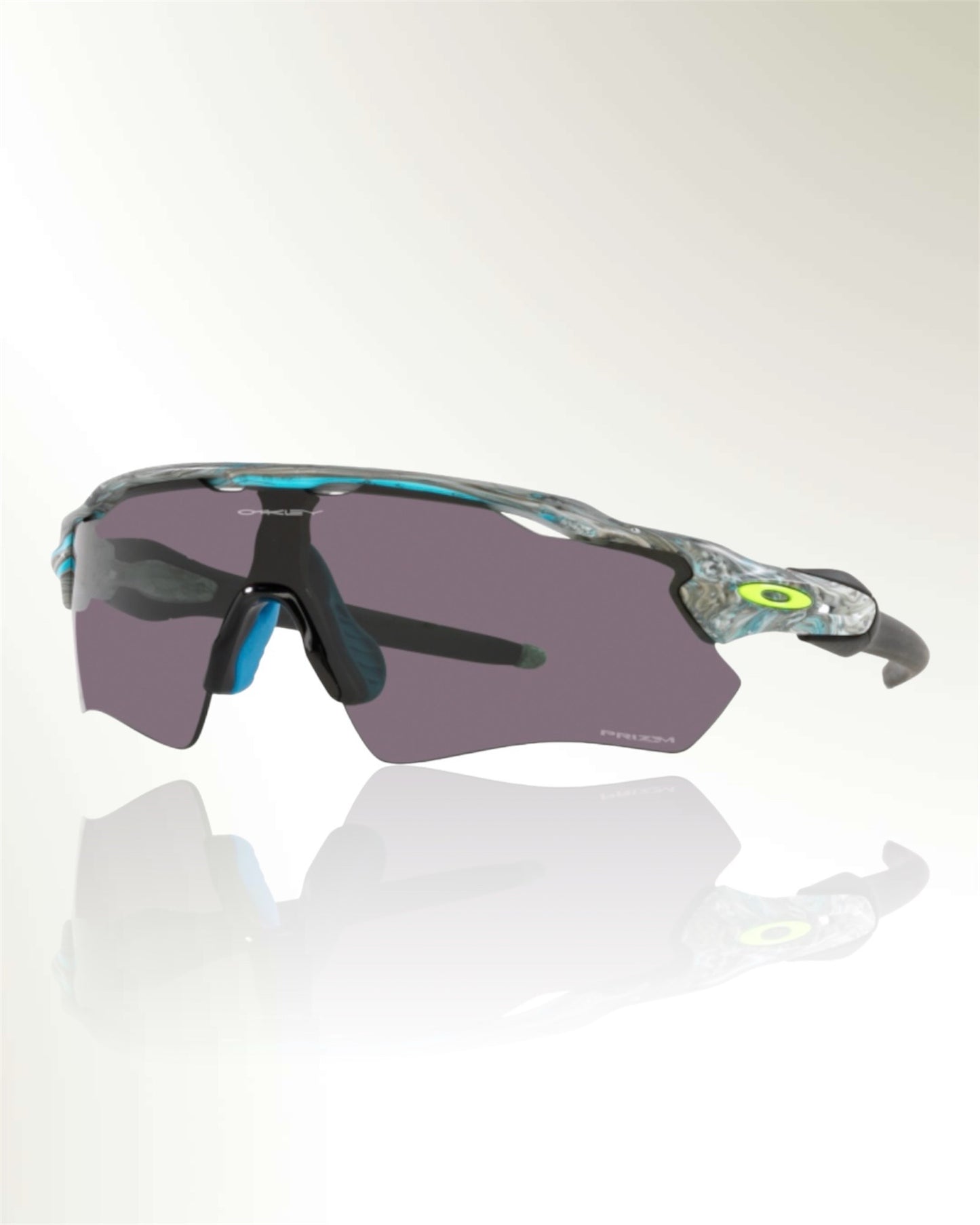 Modelo: Oakley OO9208 D538